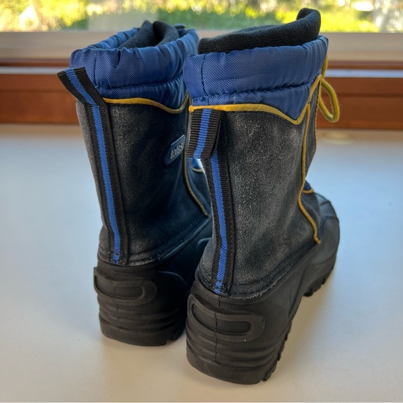 TOTES Kids Winter Snow Boots - Suede Top Duck Boots - Size 4 - Style: Greg - Picture 4 of 8